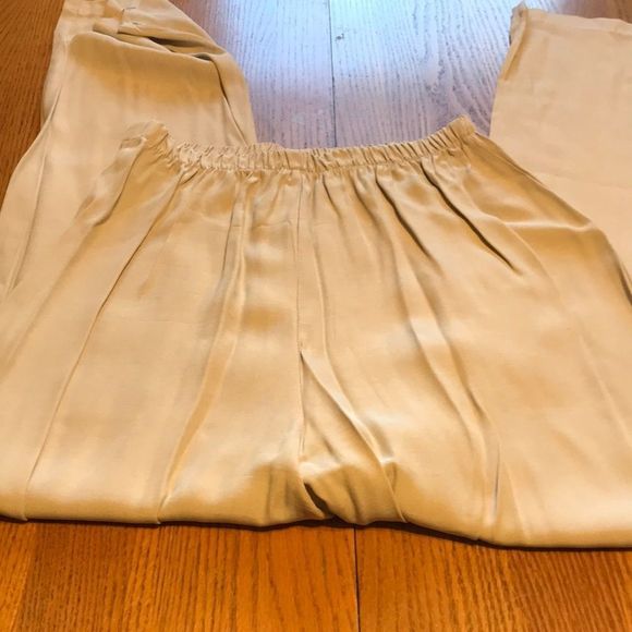 Classic apparel women’s pant set - Picture 5 of 5